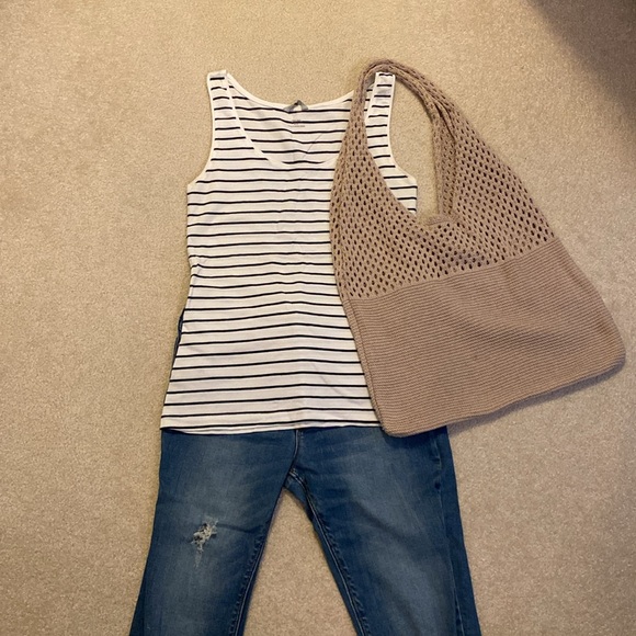 🔥3/$10🔥 GUC basic tanks from H&M - Picture 2 of 8